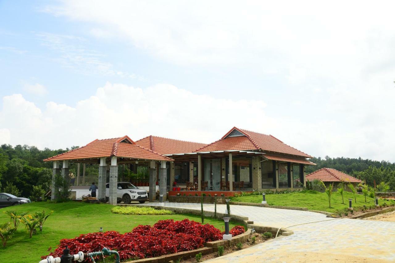 Hotel Biranji Aqua Retreat Chikmagalūr Exterior foto
